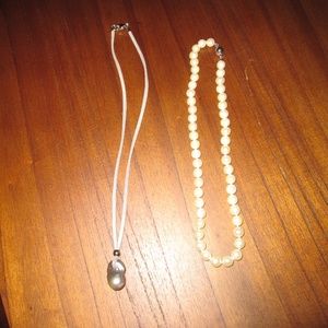 2 pearl necklaces